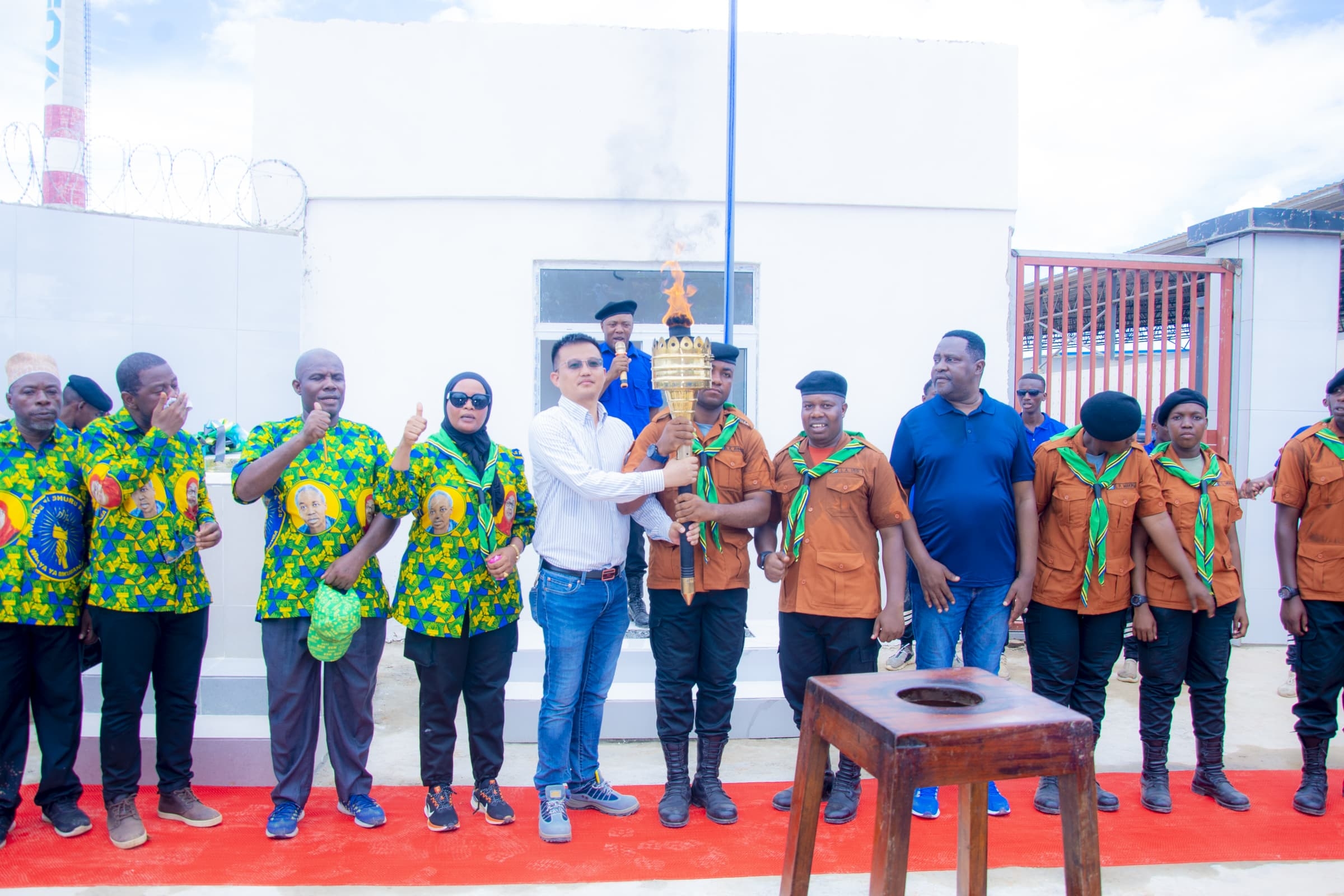 Cuộc đua Torch Uhuru bước vào Twyford Tanzania Glass